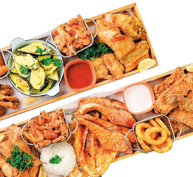 Рыбные сеты Fish Fried: жареная рыба, креветки, мидии, луковые кольца и соусы
